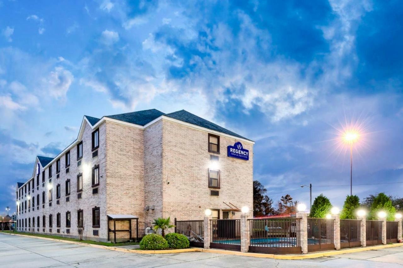 Regency Inn & Suites Biloxi Exterior photo